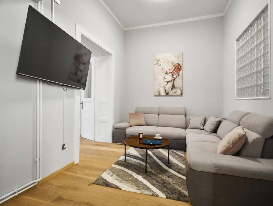 City Twenty 2Bdr Apartment By Irundo Ζάγκρεμπ Εξωτερικό φωτογραφία
