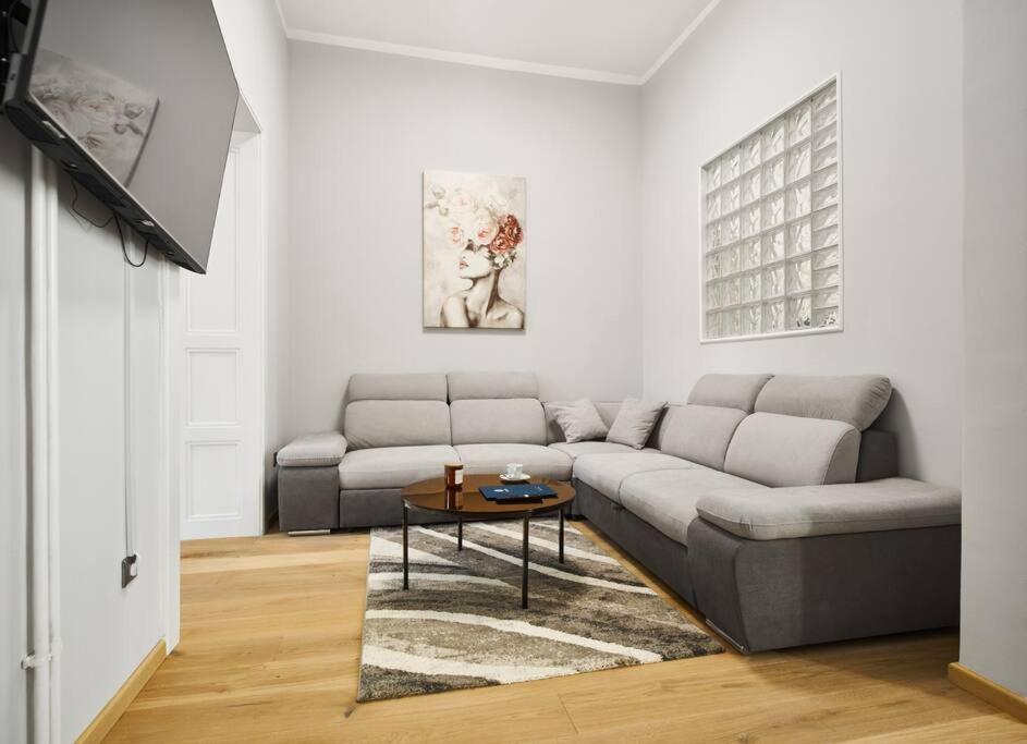 City Twenty 2Bdr Apartment By Irundo Ζάγκρεμπ Εξωτερικό φωτογραφία